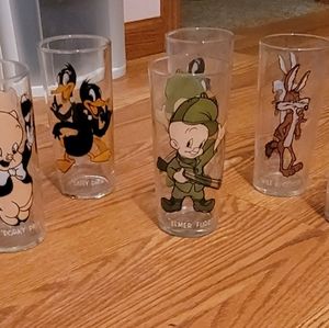 Vintage collectable looney toons glasses